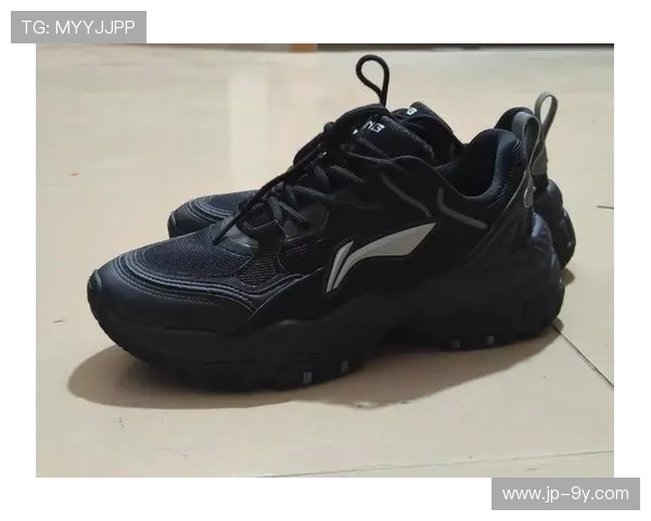 全面探索李宁平底足球球鞋的舒适穿着体验与多场景实战表现解析 全面探索李宁平底足球球鞋的舒适穿着体验与多场景实战表现解析