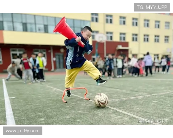 校园低年级欢乐小型足球联赛促进合作与健康成长多彩运动体验活动 校园低年级欢乐小型足球联赛促进合作与健康成长多彩运动体验活动